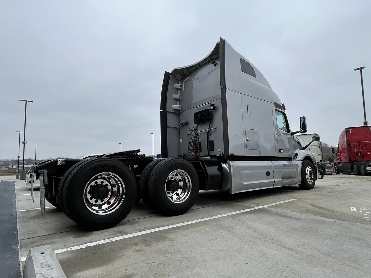 2023 Peterbilt 579 - image 8