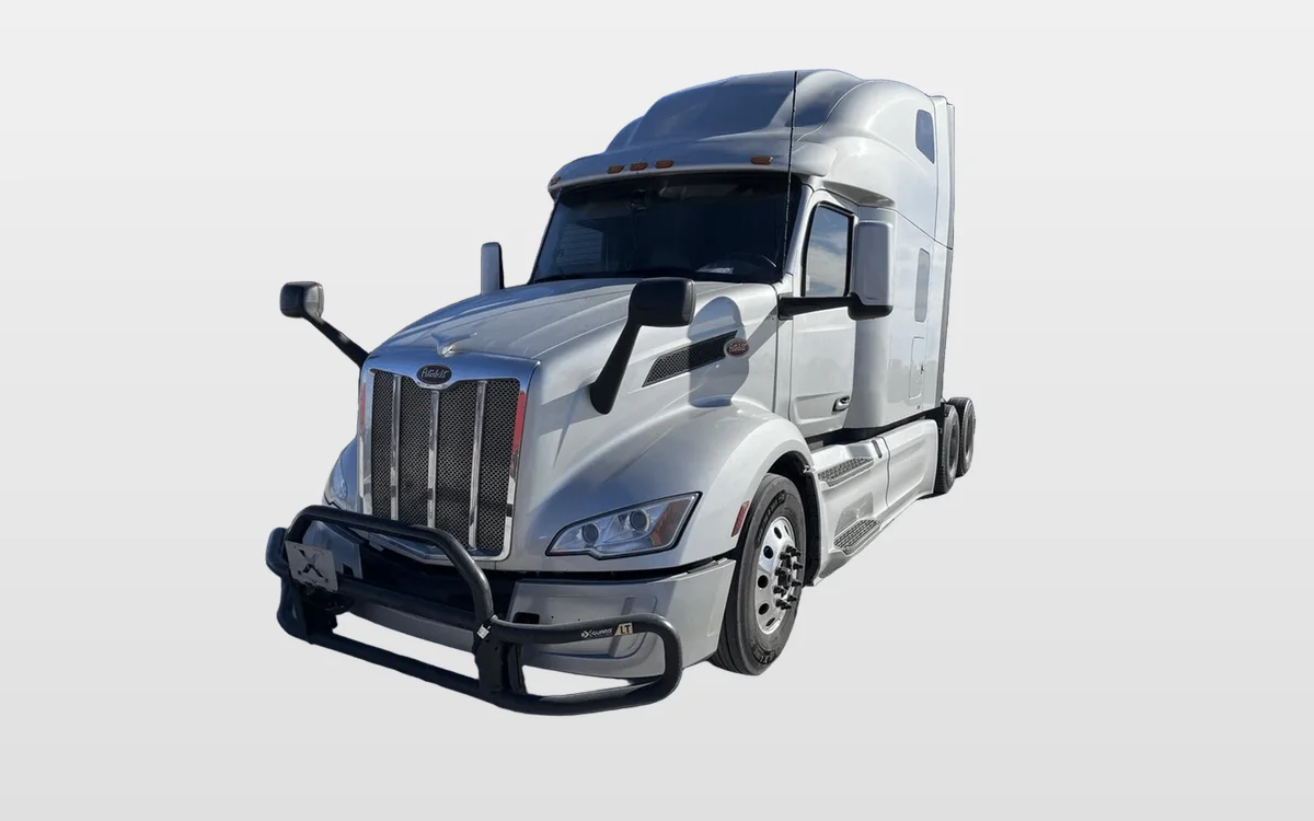 2023 Peterbilt 579 - image 1