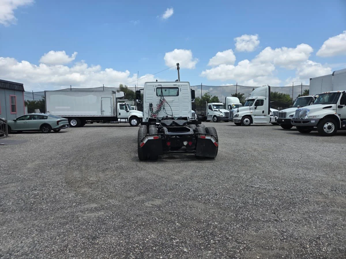2019 Volvo VNL 860 in St. Rose, LA — photo 5
