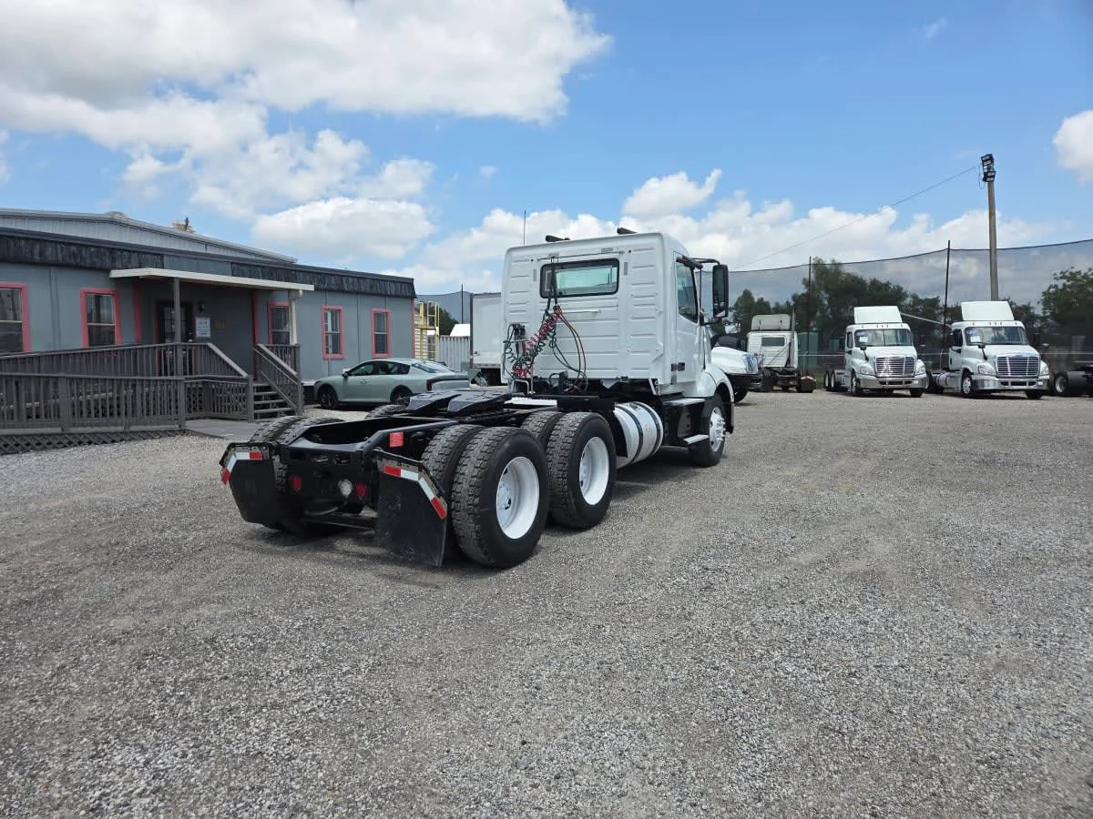 2019 Volvo VNL 860 in St. Rose, LA — photo 4