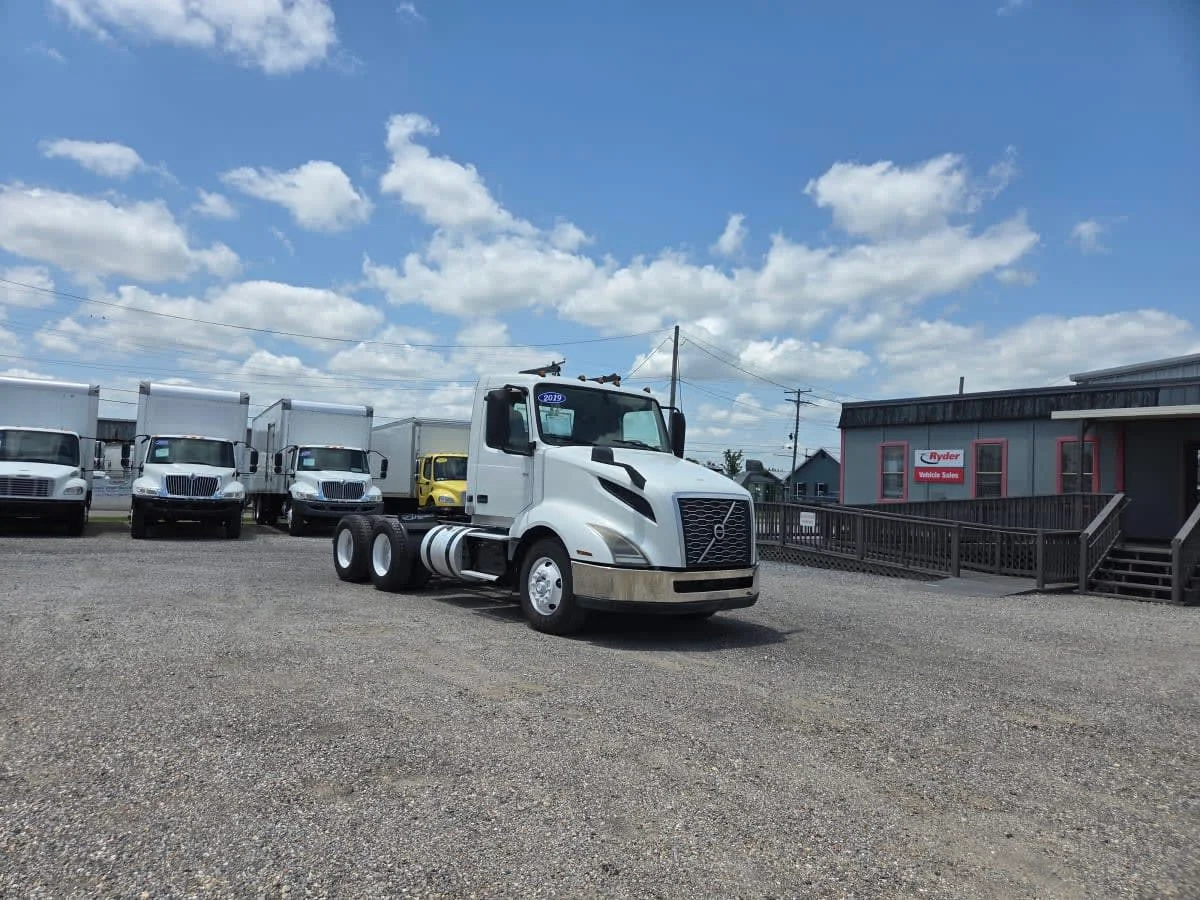 2019 Volvo VNL 860 in St. Rose, LA — photo 3