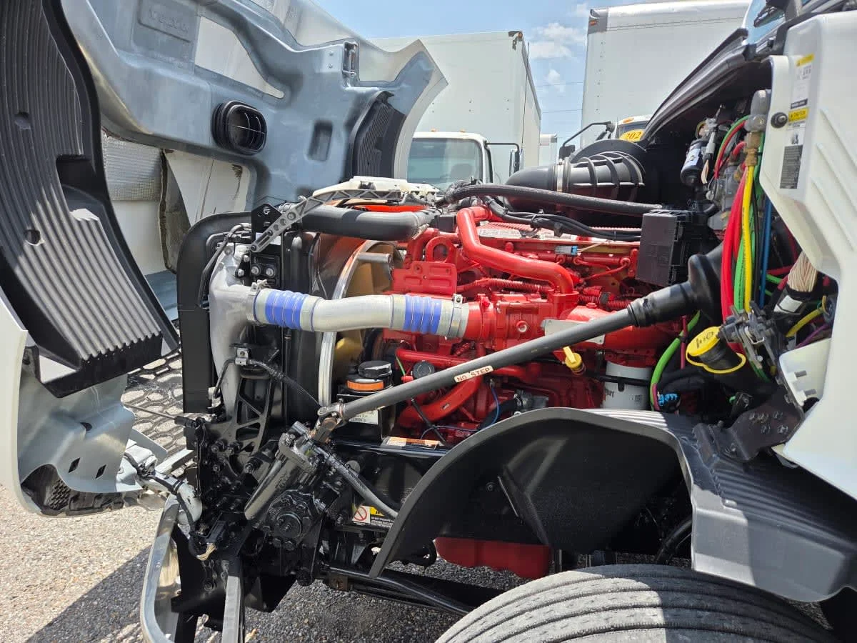 2019 Volvo VNL 860 in St. Rose, LA — photo 8