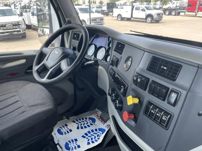 2021 Peterbilt 579 - image 20