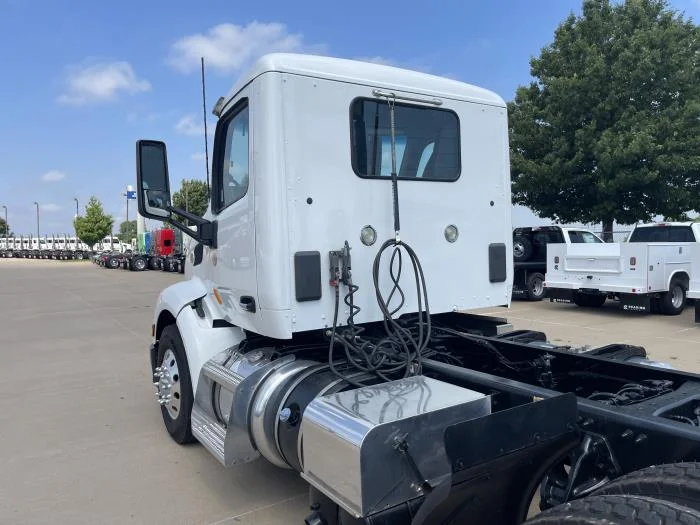 2021 Peterbilt 579 - image 14