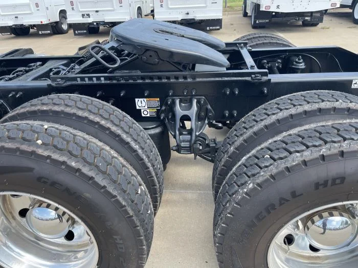 2021 Peterbilt 579 - image 13