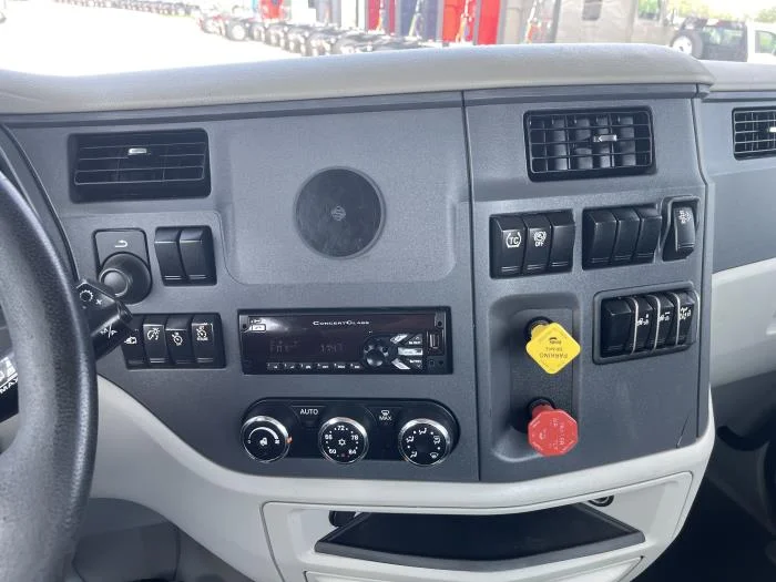 2021 Peterbilt 579 - image 18