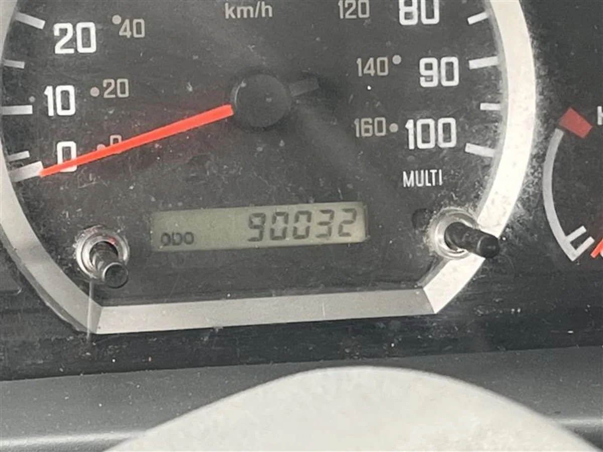 2017 Isuzu NPR - image 9