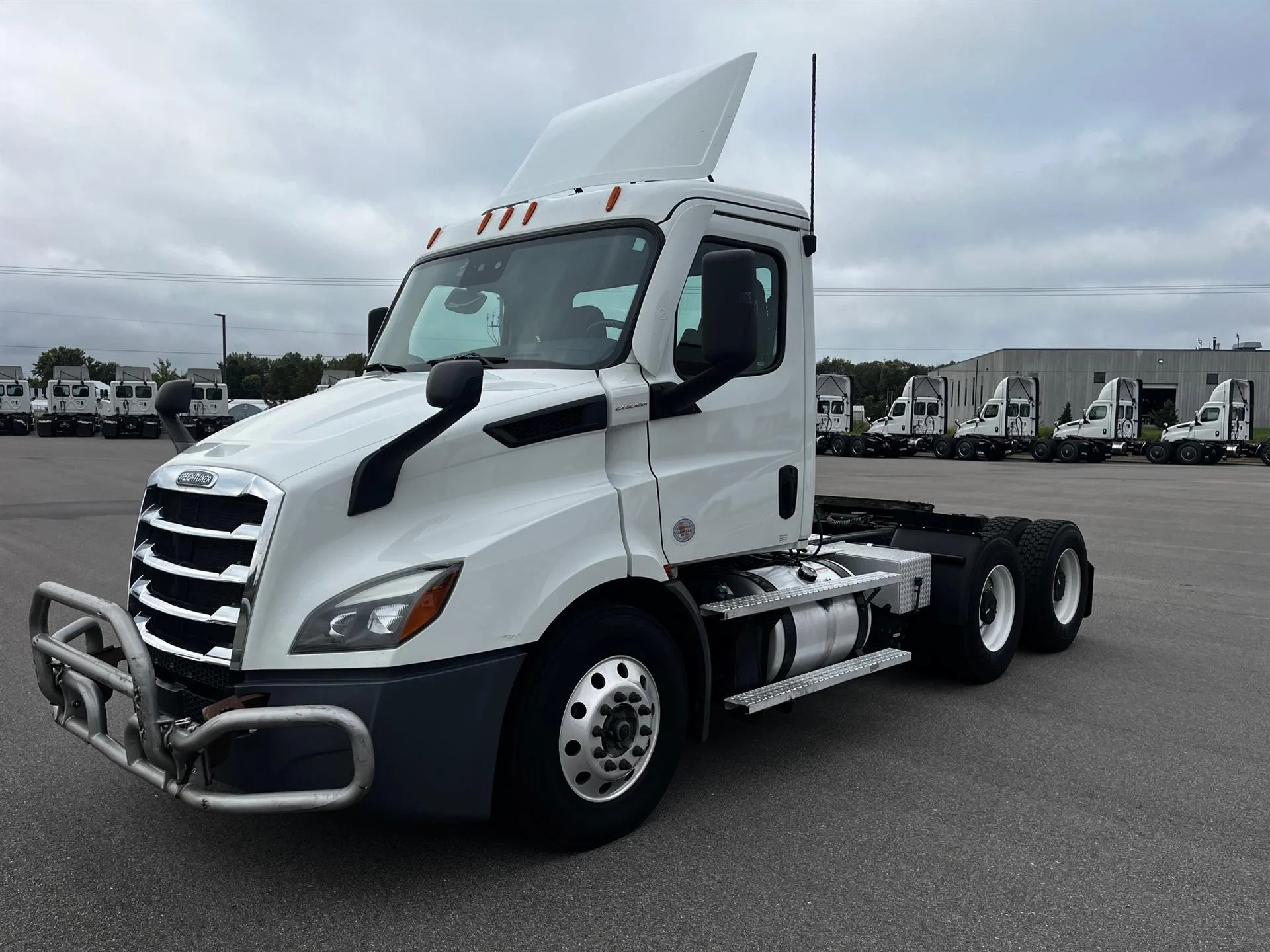 2023 Freightliner Cascadia in Twin Cities, MN — photo 6