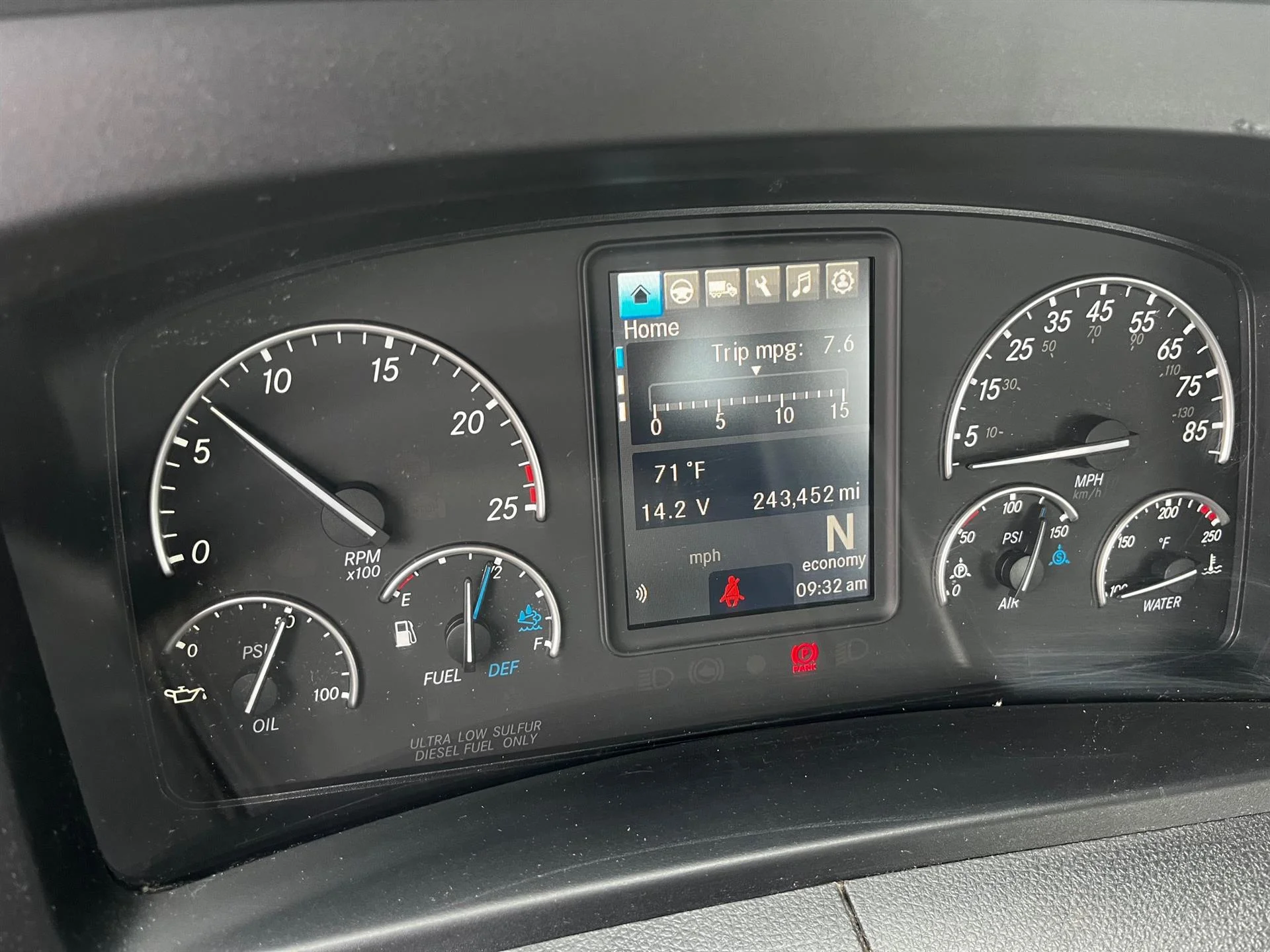2023 Freightliner Cascadia in Twin Cities, MN — photo 12