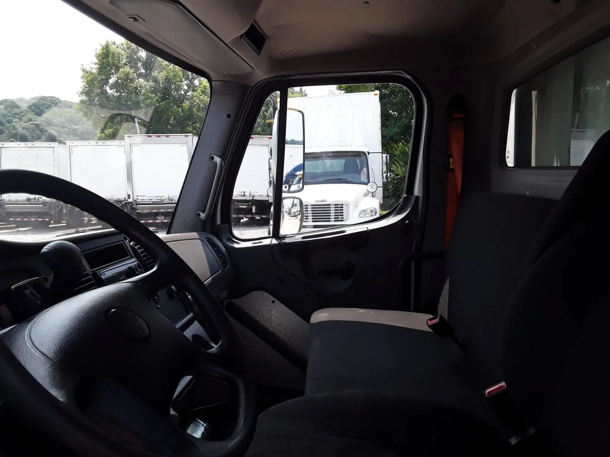 2019 Freightliner M2 106 in Pittsburgh, PA — photo 8