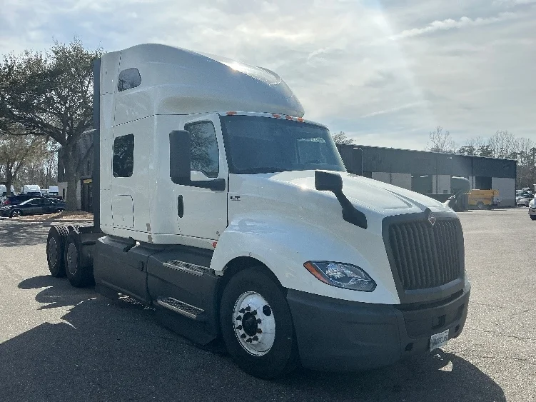 2023 International LT in Jacksonville, FL