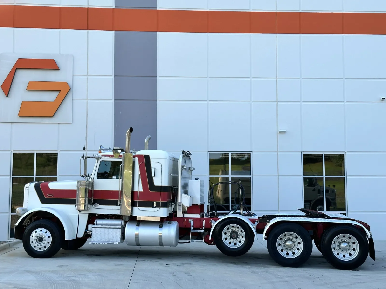 2012 Peterbilt 388 in Greer, SC — photo 4