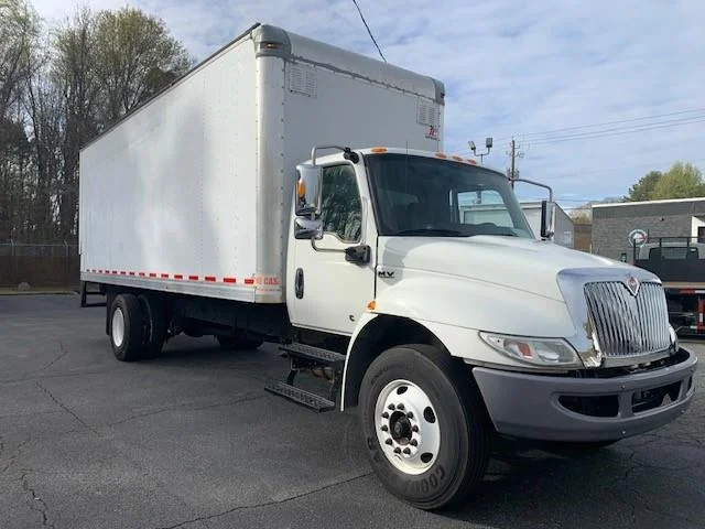 2020 International MV - image 3