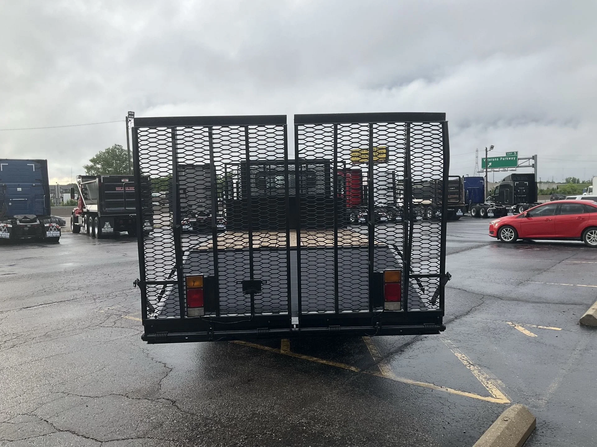 2019 Hino 195 in Clarksville, IN — photo 6