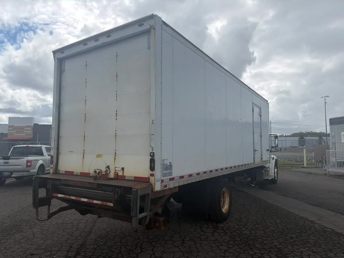 2017 Freightliner M2 106 in Syracuse, NY — photo 4