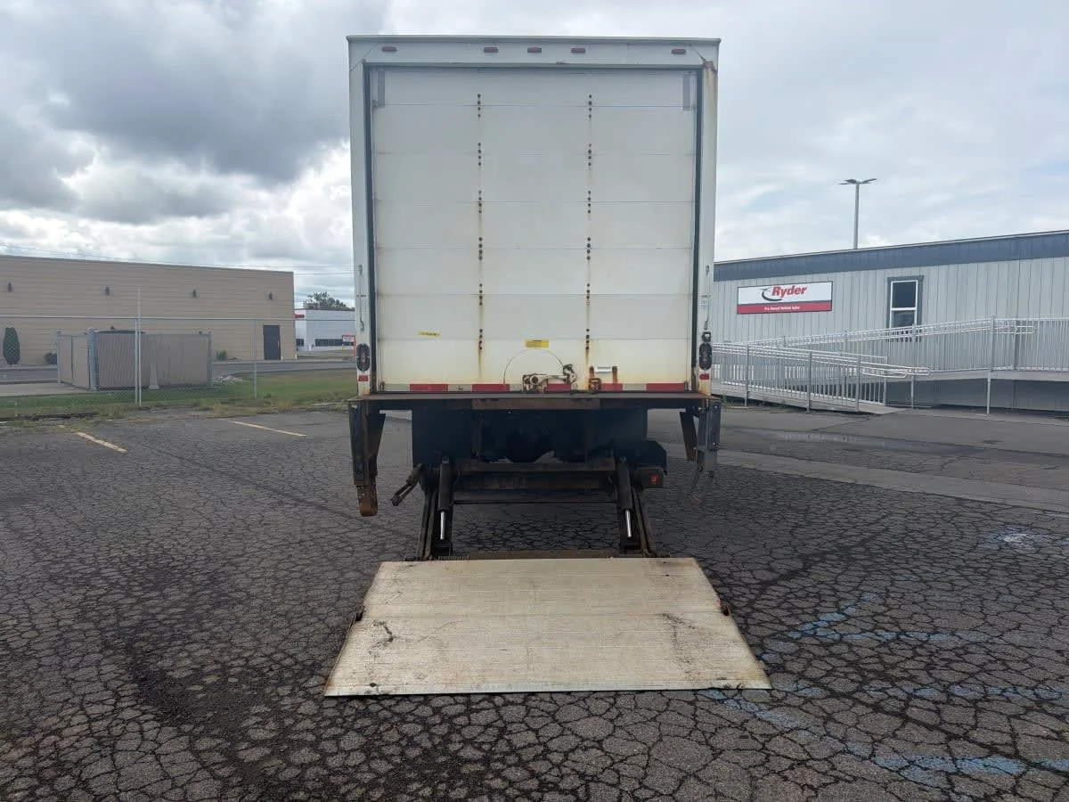 2017 Freightliner M2 106 in Syracuse, NY — photo 10