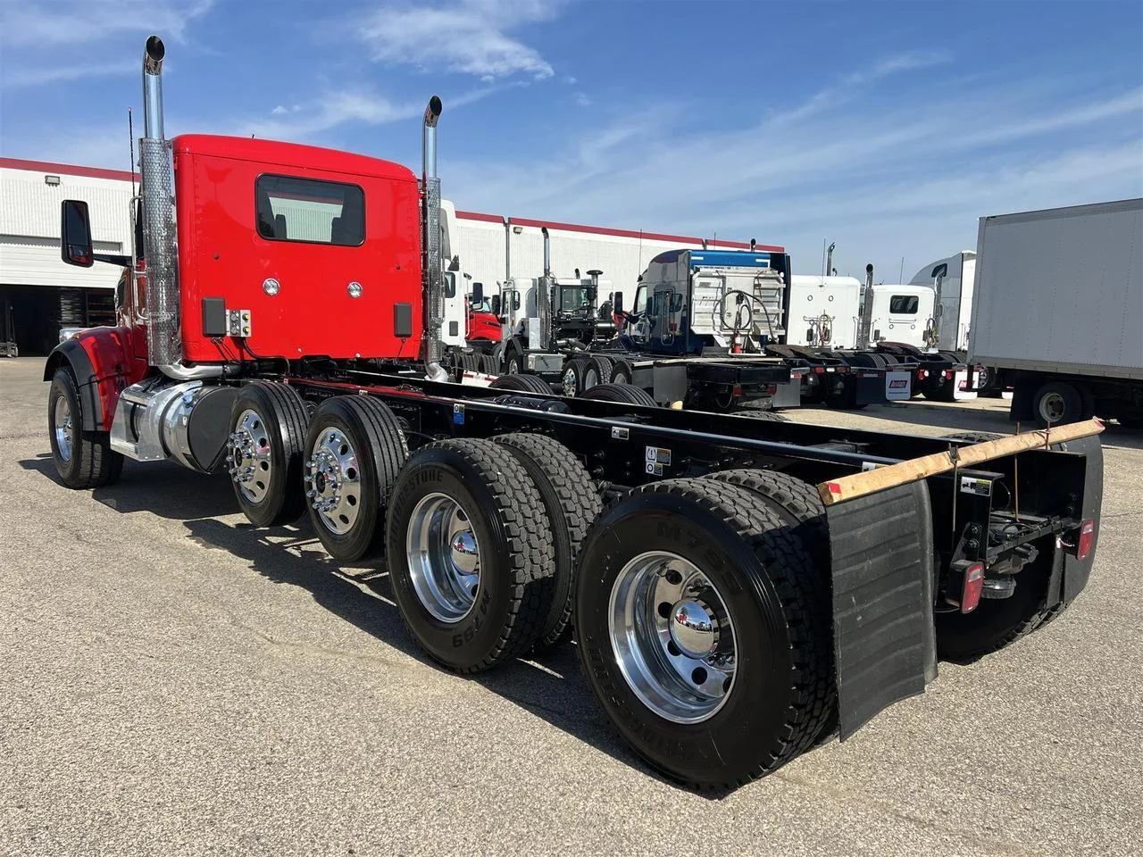 2027 Peterbilt 567 in South St. Paul, MN — photo 4