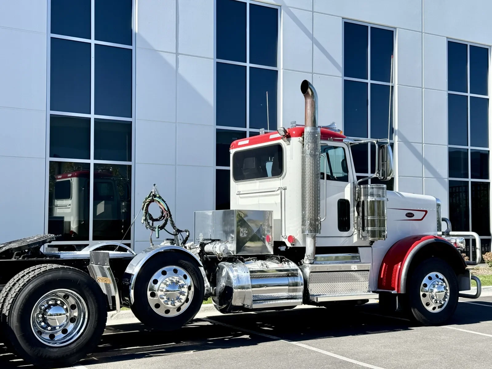 2023 Peterbilt 389 - image 7