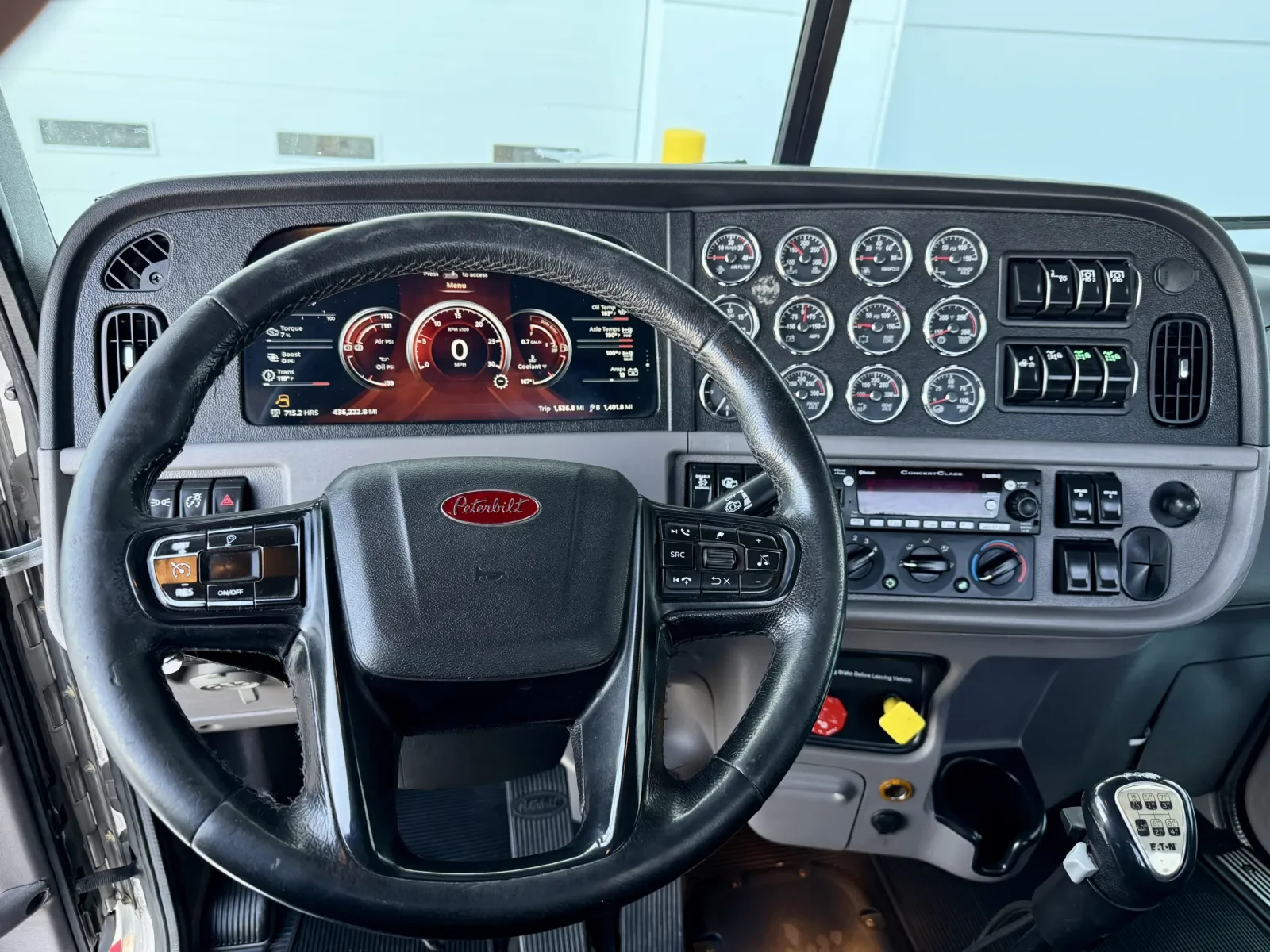 2023 Peterbilt 389 in New Lenox, IL — photo 16