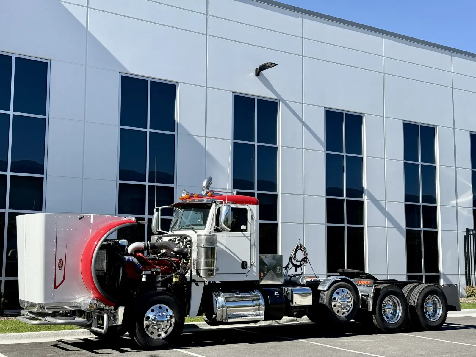 2023 Peterbilt 389 - image 10