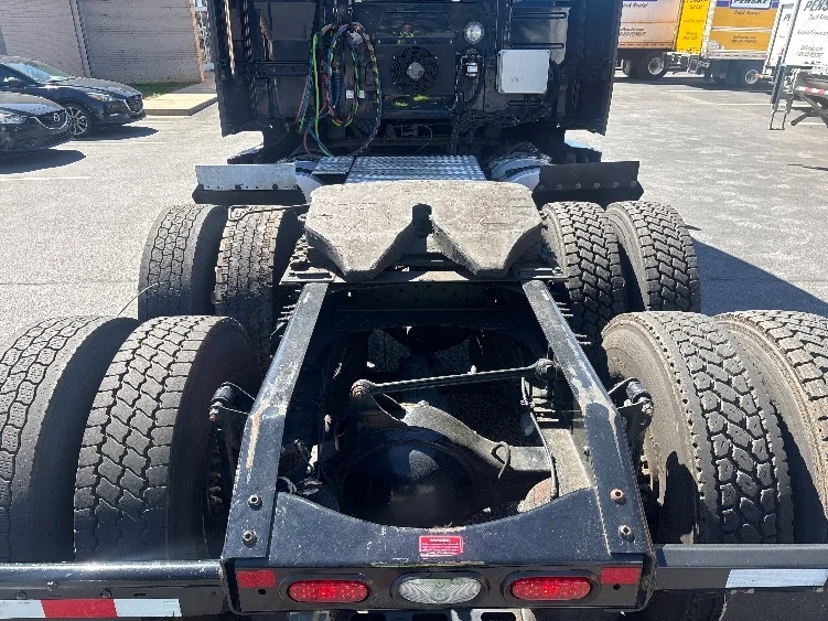 2020 Volvo VNL 760 - image 6