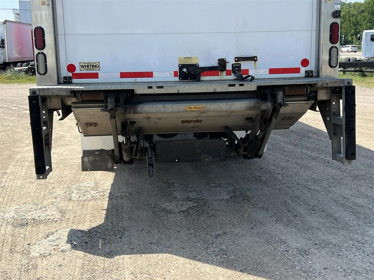 2022 Peterbilt 337 - image 7