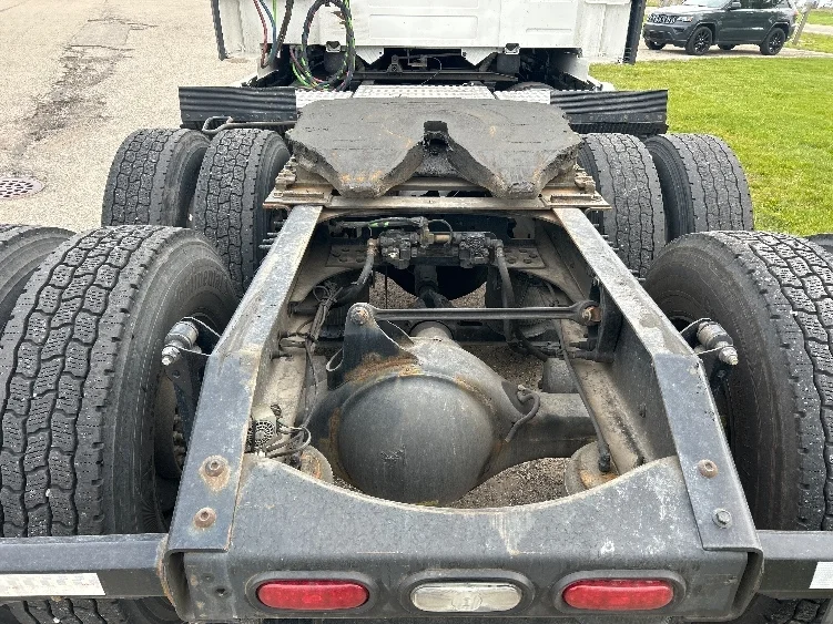2023 Volvo in Lansing, MI — photo 6
