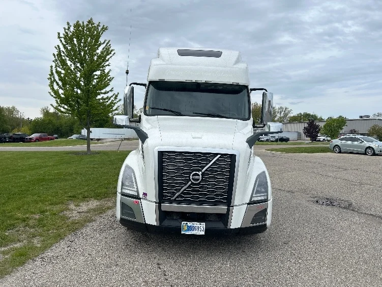 2023 Volvo in Lansing, MI — photo 2