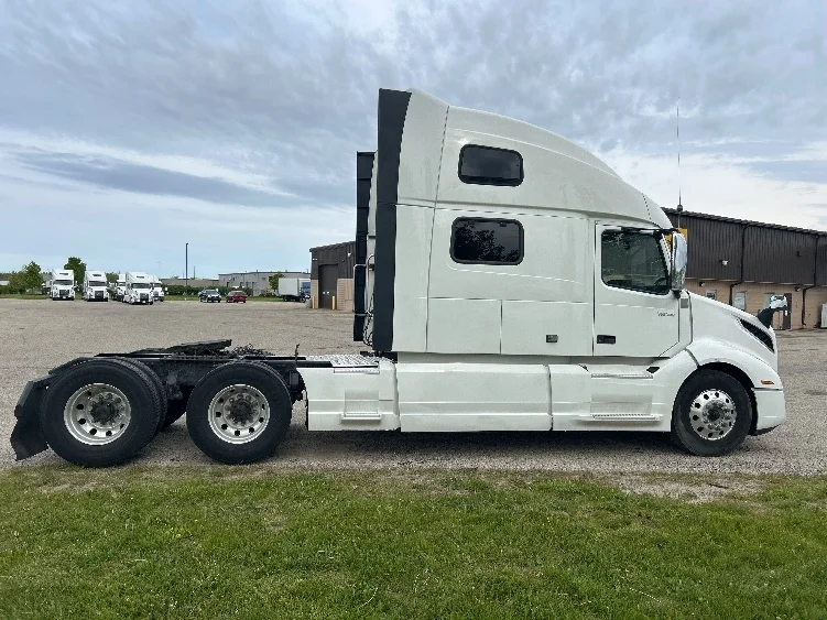 2023 Volvo in Lansing, MI — photo 8