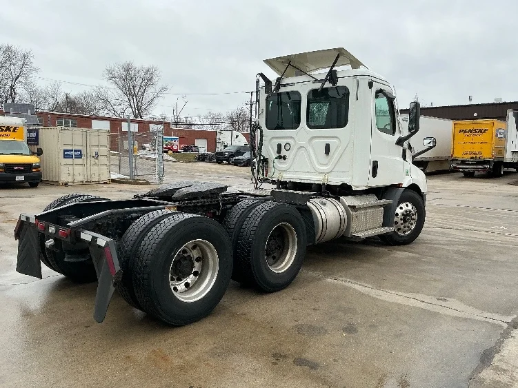 2020 Freightliner Cascadia in Monmouth Junction, NJ — photo 7