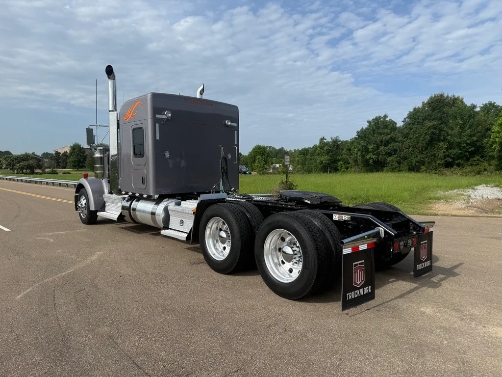2025 Kenworth W900 in Jackson, MS — photo 6