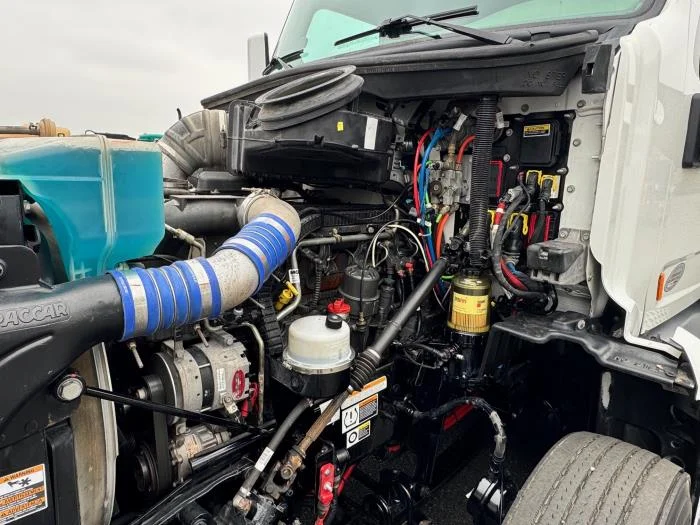 2021 Peterbilt 579 - image 10