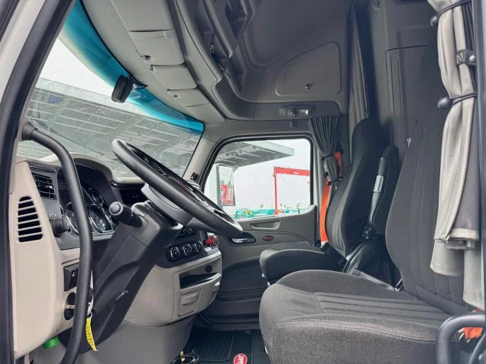 2021 Peterbilt 579 - image 12