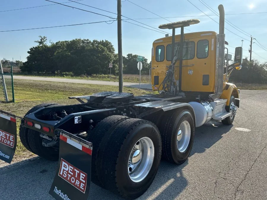 2020 Peterbilt 567 in Fort Myers, FL — photo 8