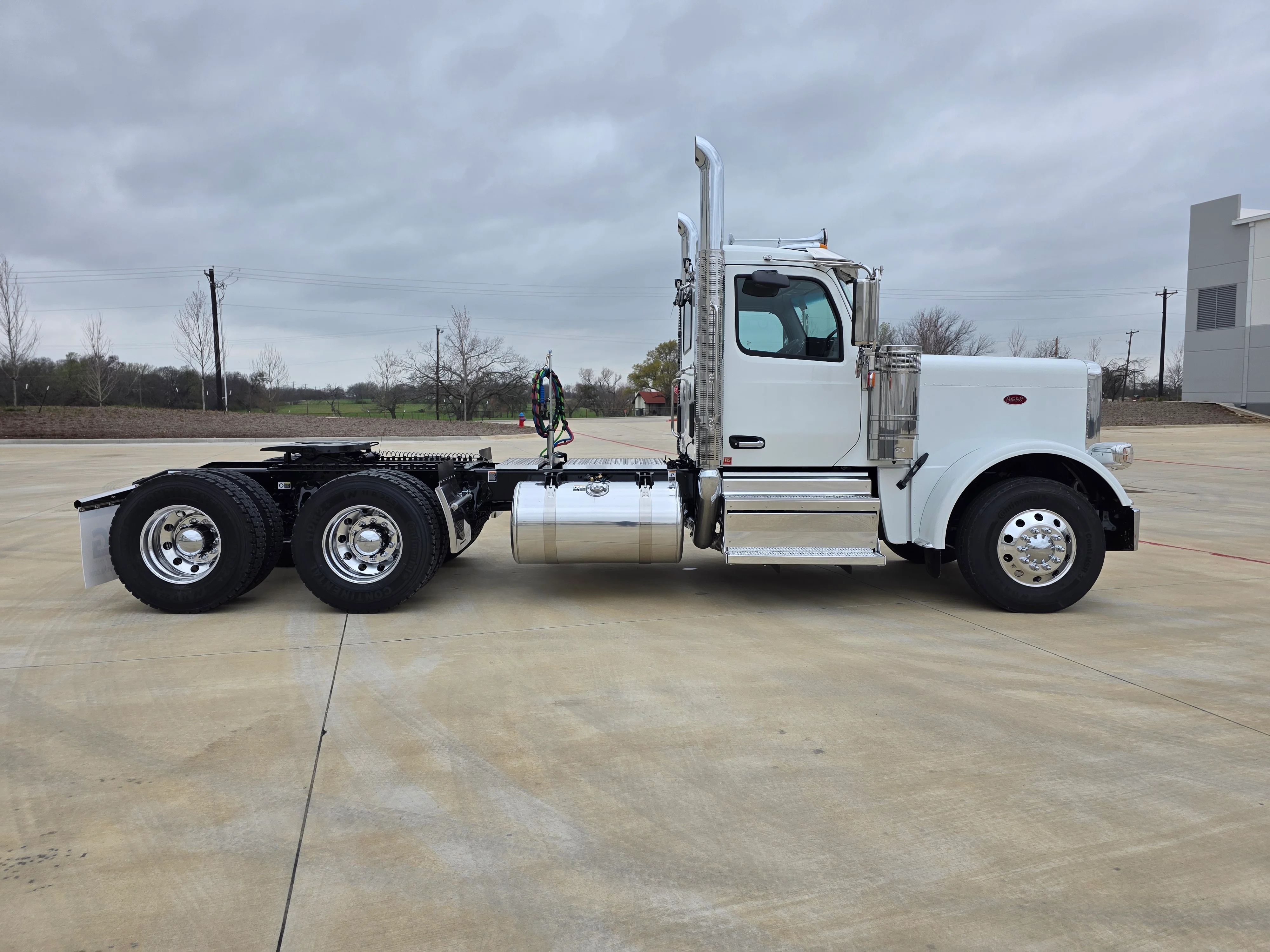 2027 Peterbilt 589 in O'fallon, MO — photo 6