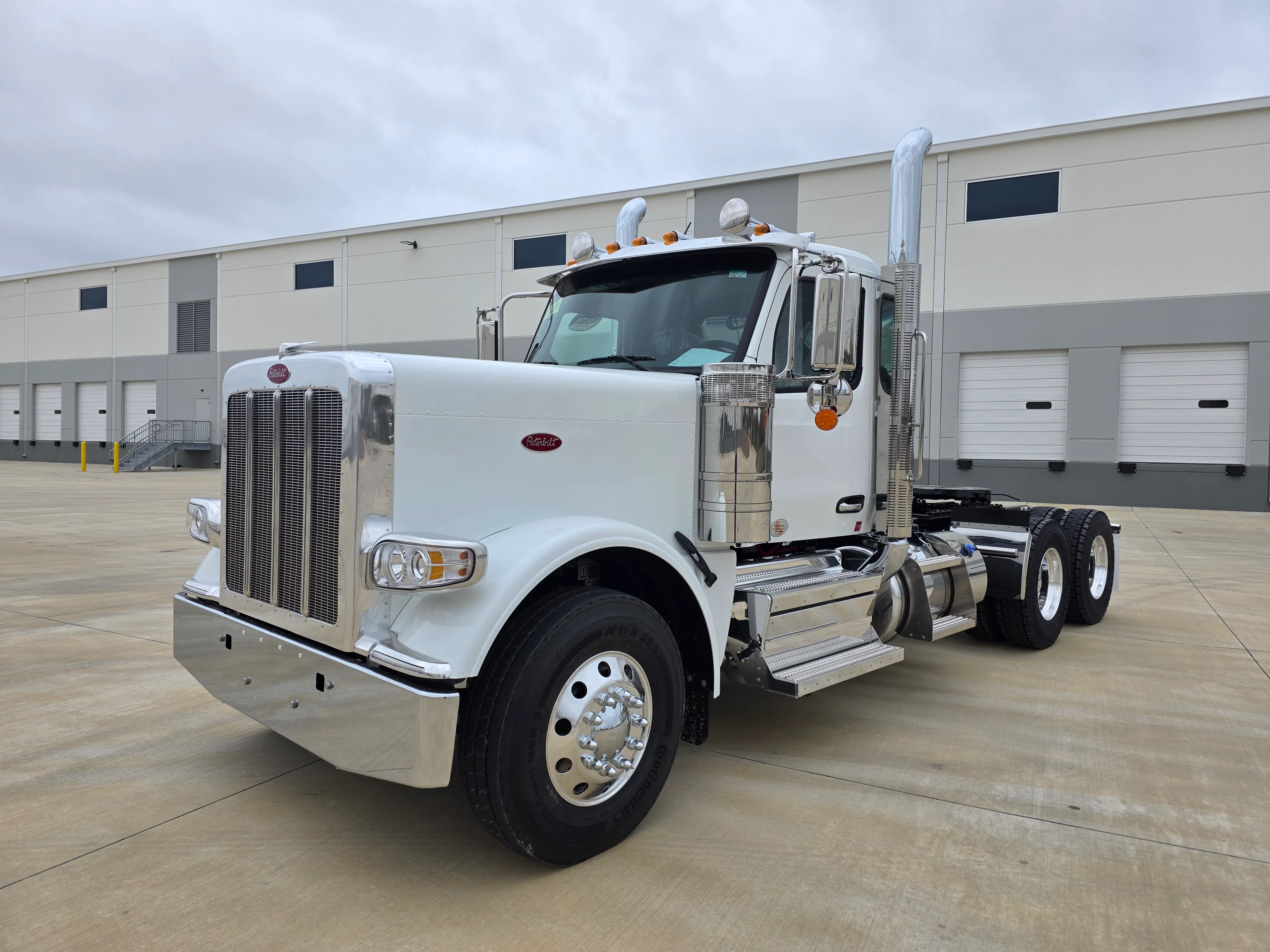 2027 Peterbilt 589 in O'fallon, MO