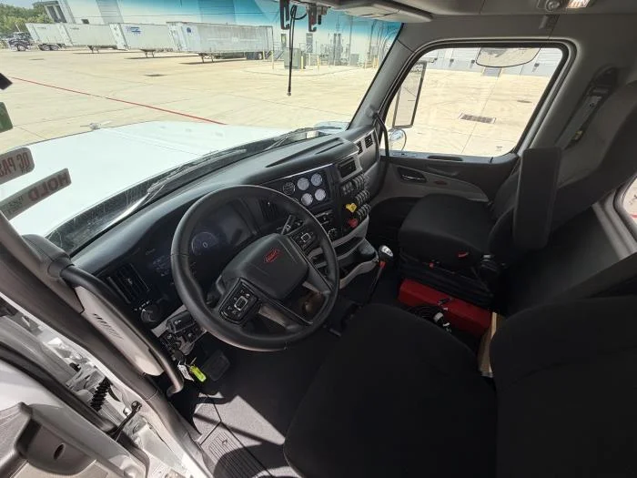2027 Peterbilt 589 — photo 19