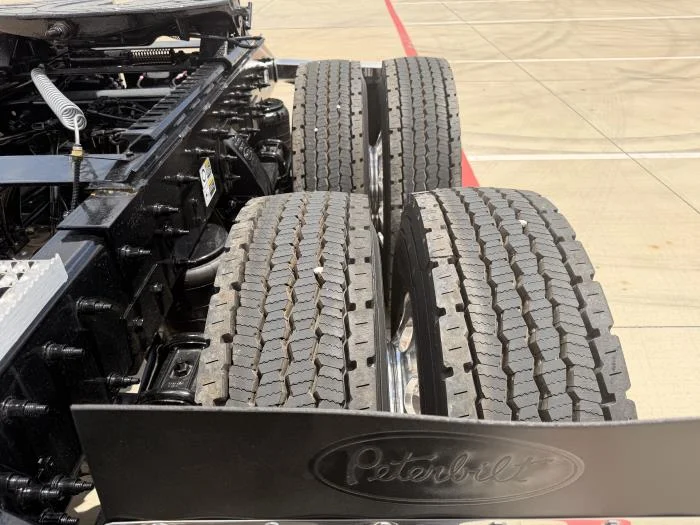 2027 Peterbilt 589 — photo 12