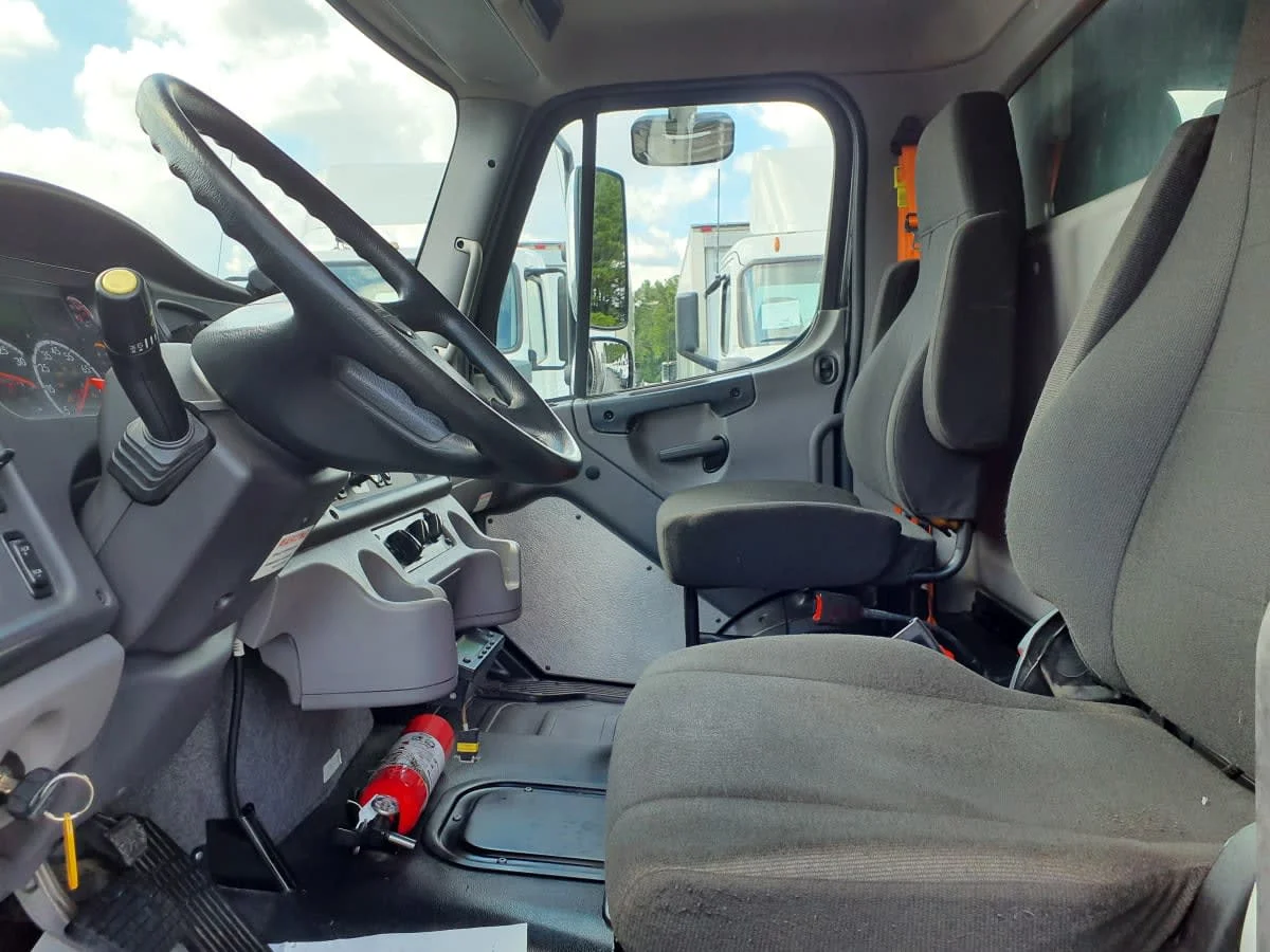 2022 Freightliner M2 106 - image 8