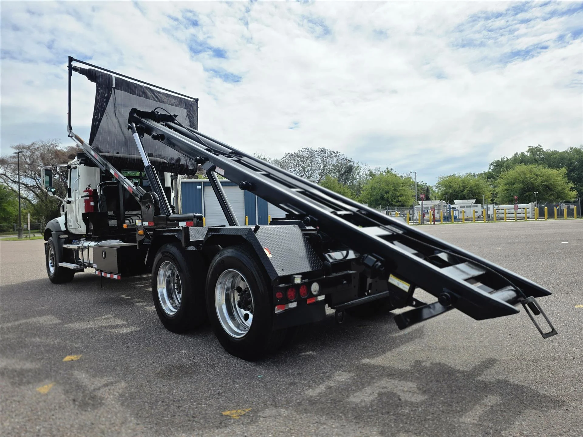 2022 Mack Granite - image 10