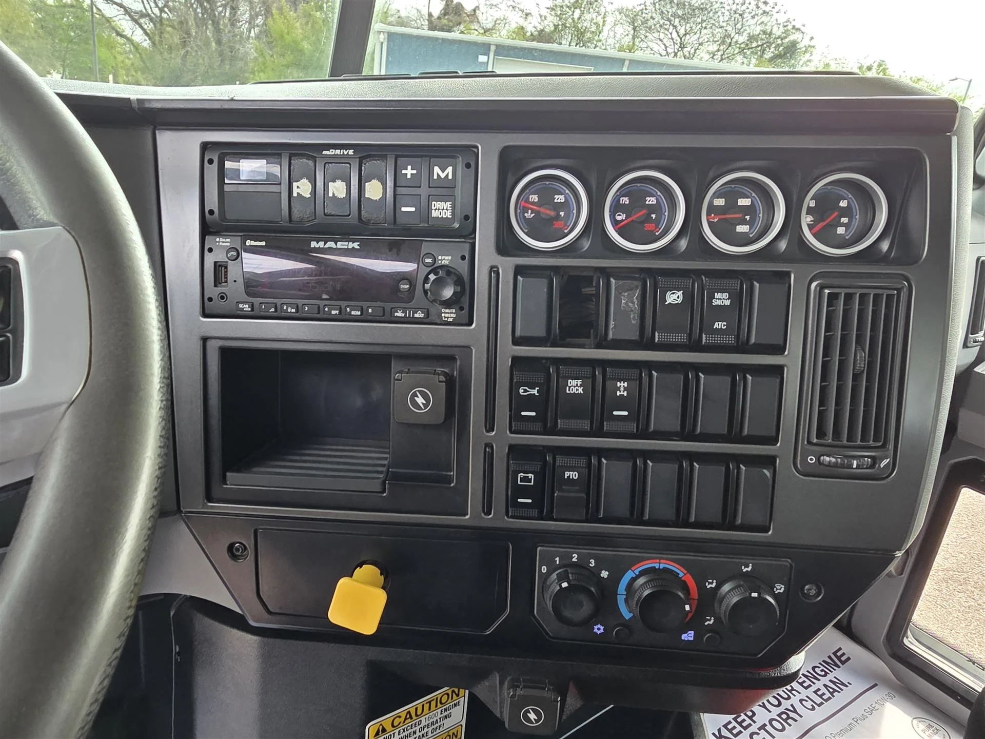 2022 Mack Granite - image 21