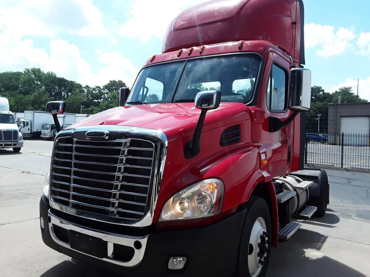 2018 Freightliner Cascadia in Kansas City, MO