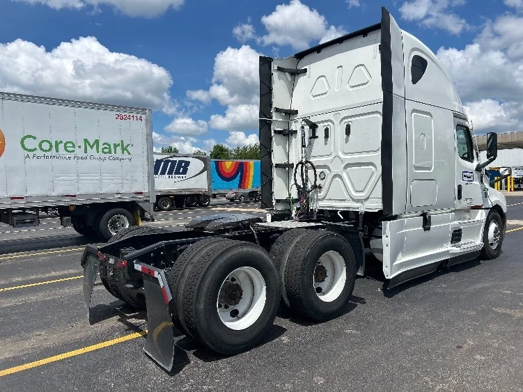 2023 Freightliner Cascadia in Shreveport, LA — photo 7