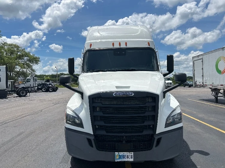 2023 Freightliner Cascadia in Shreveport, LA — photo 2