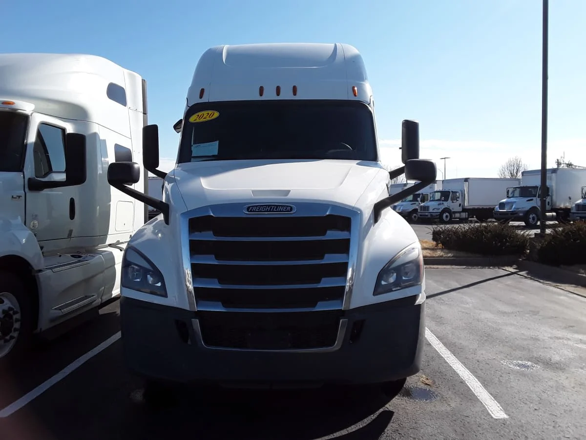 2019 Freightliner Cascadia in Altoona, IA — photo 2