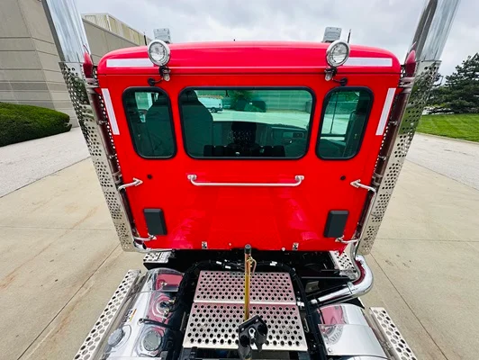 2027 Kenworth T880 in Olathe, KS — photo 19