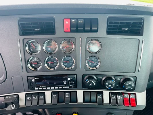2027 Kenworth T880 in Olathe, KS — photo 40