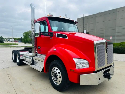 2027 Kenworth T880