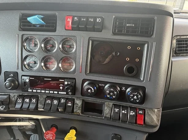 2022 Kenworth W990 in Portland, OR — photo 16