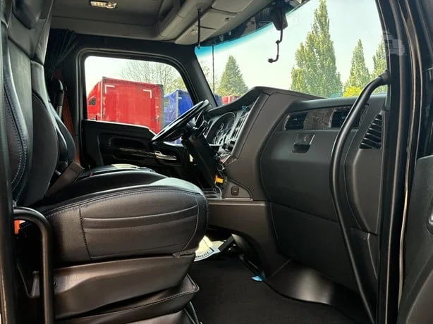 2022 Kenworth W990 in Portland, OR — photo 14